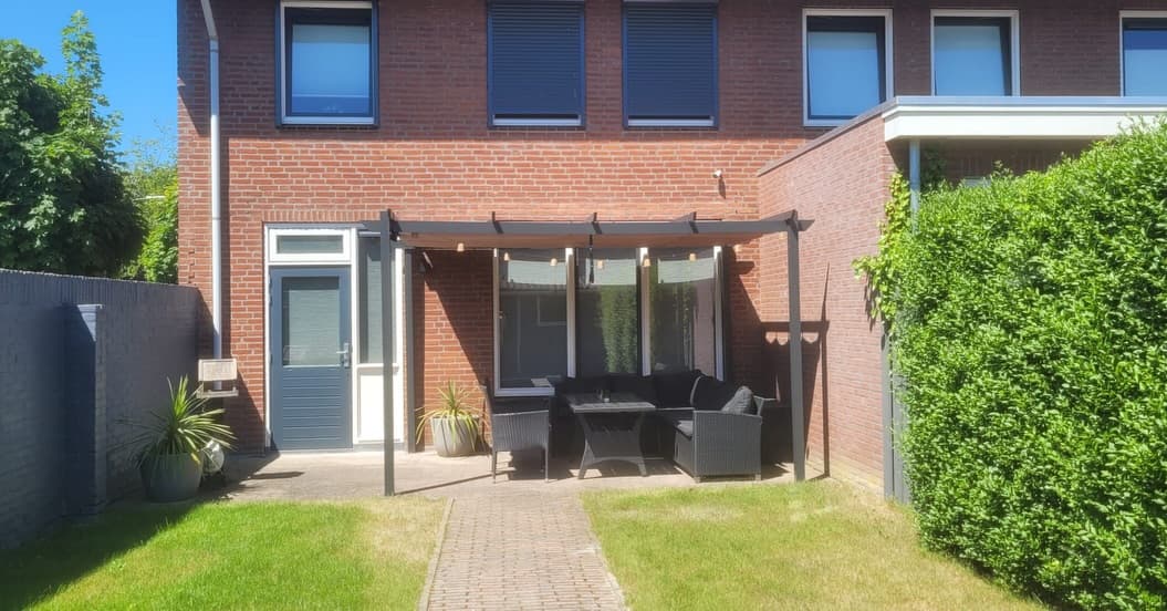 Voor en na - aanbouw familie Donkers, in 3 weken opgeleverd